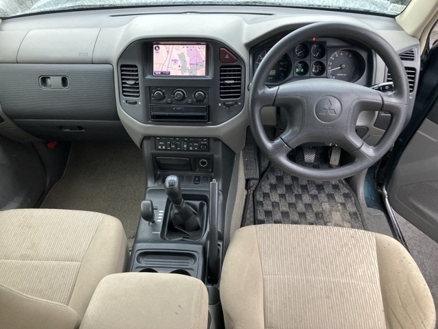 MITSUBISHI PAJERO
