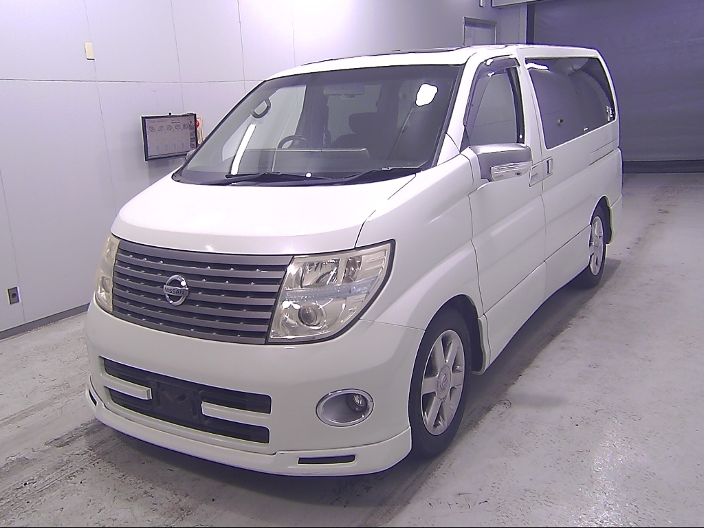 NISSAN ELGRAND