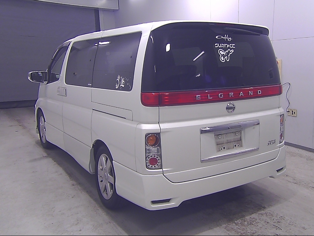 NISSAN ELGRAND