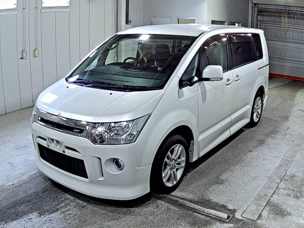 MITSUBISHI DELICA D:5