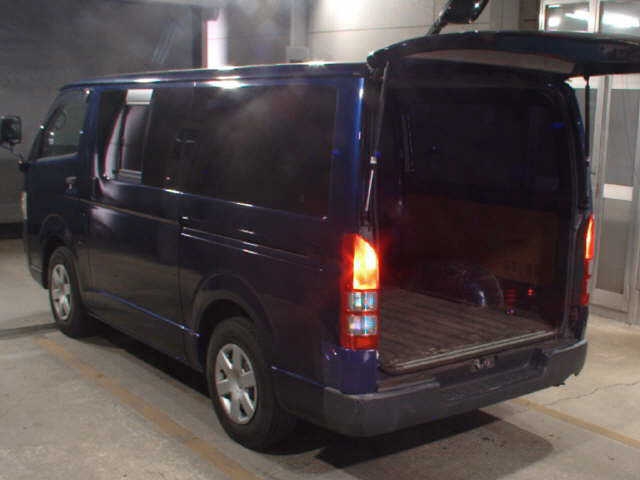 TOYOTA REGIUS ACE