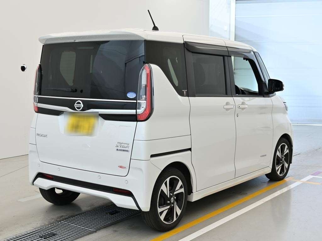 NISSAN ROOX