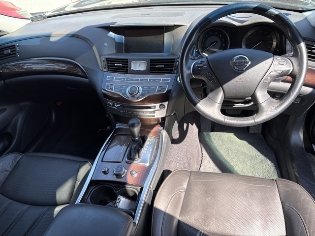 NISSAN FUGA