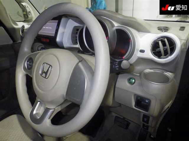 HONDA N-BOX SLASH