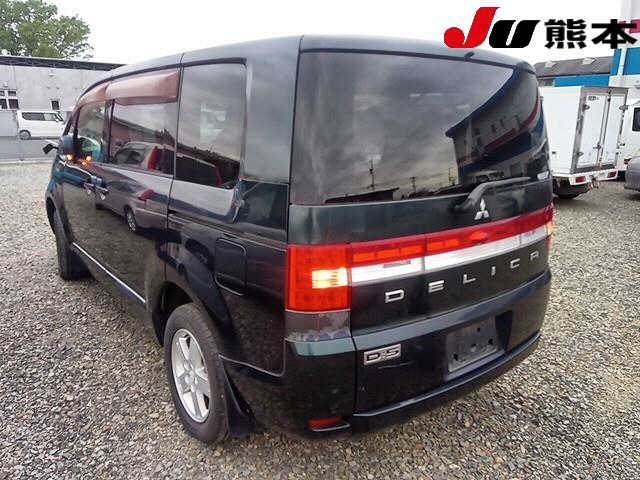 MITSUBISHI DELICA D:5
