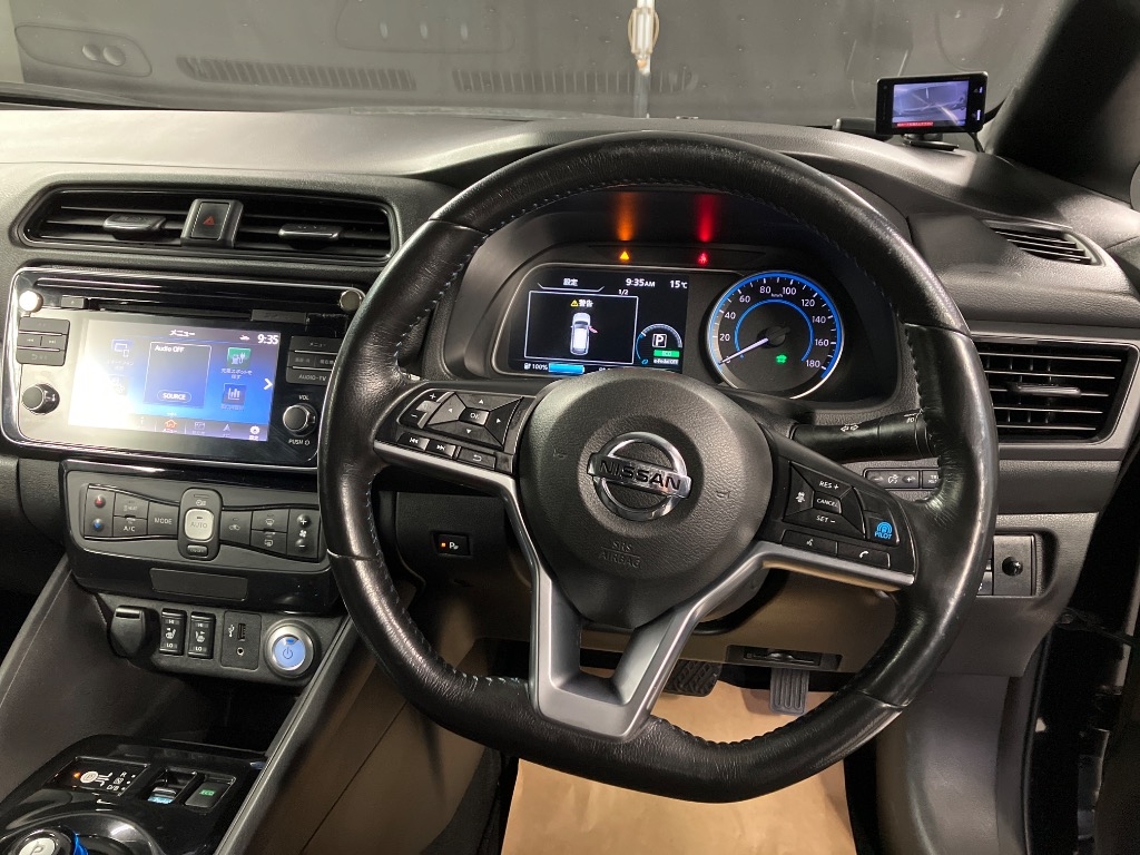 NISSAN LEAF