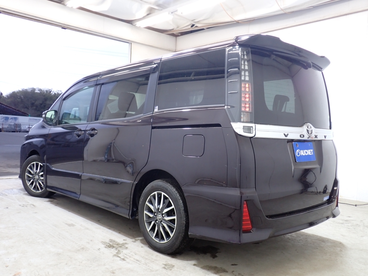 TOYOTA VOXY
