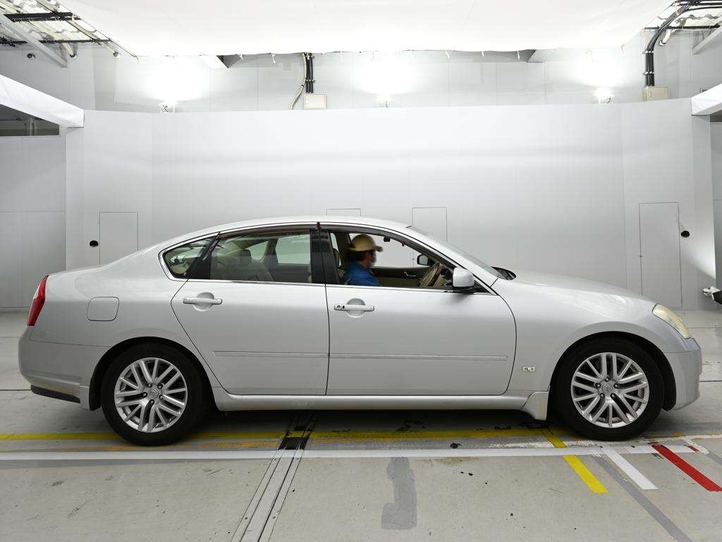 NISSAN FUGA