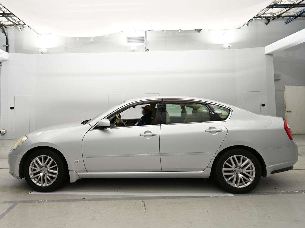 NISSAN FUGA