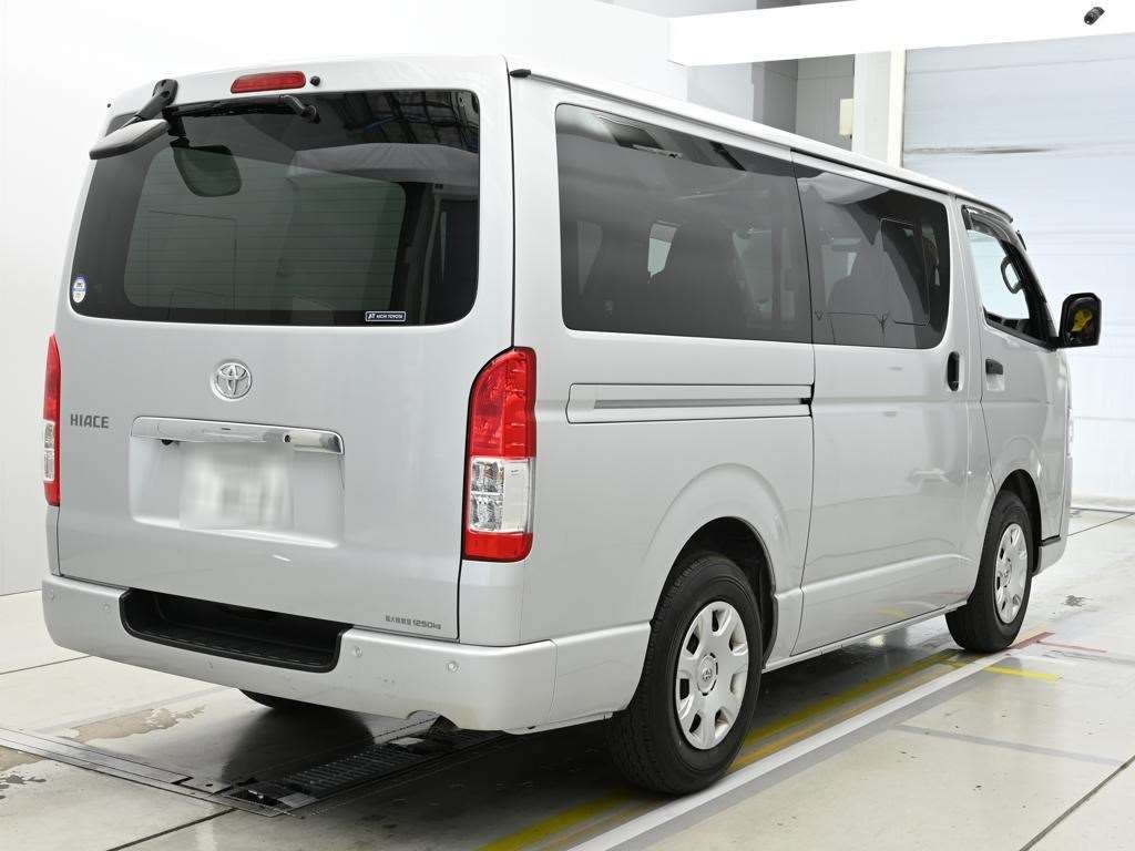 TOYOTA REGIUS ACE