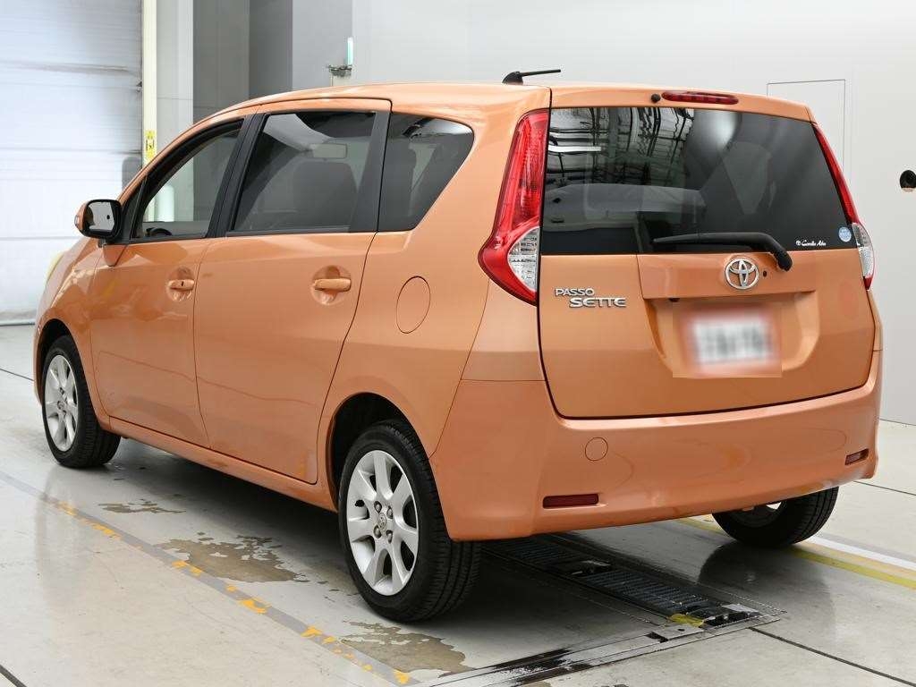 TOYOTA PASSO SETTE