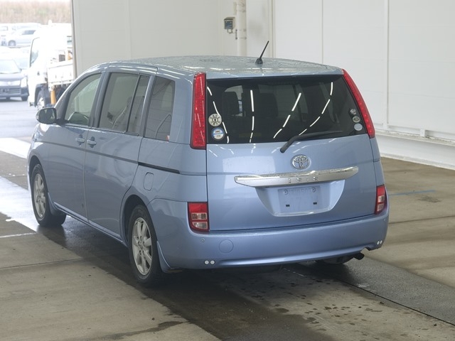 TOYOTA ISIS