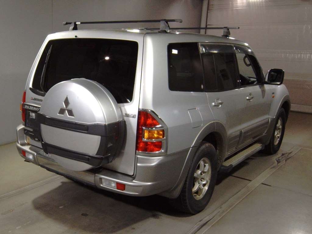 MITSUBISHI PAJERO
