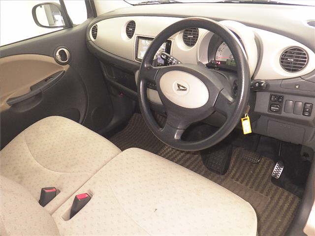 DAIHATSU MOVE LATTE