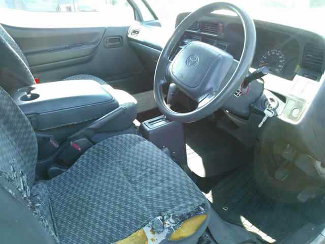 TOYOTA REGIUS ACE