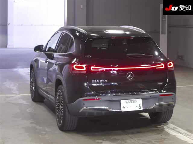 MERCEDES-BENZ EQA
