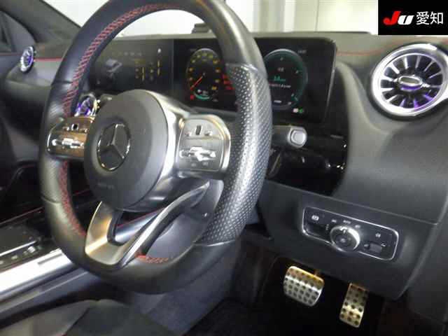 MERCEDES-BENZ EQA