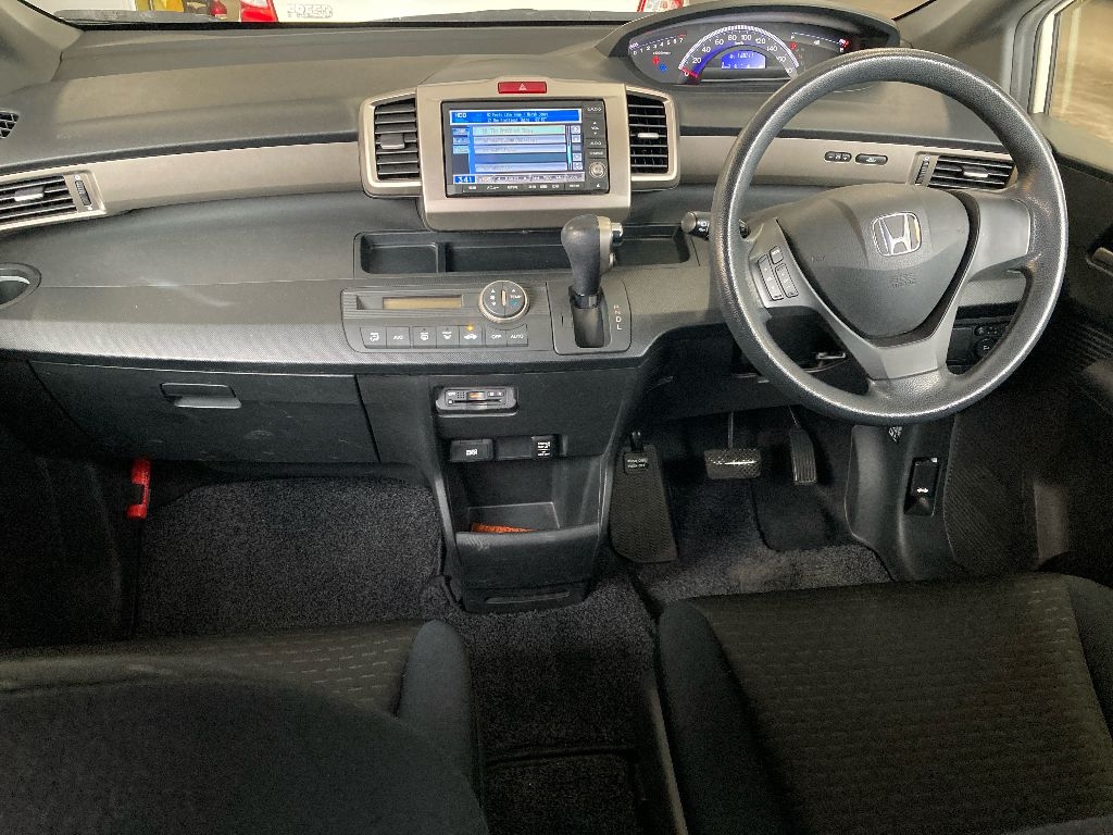 HONDA FREED SPIKE