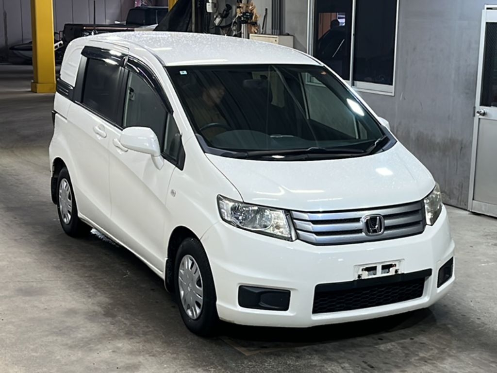 HONDA FREED SPIKE