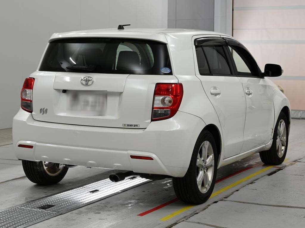 TOYOTA IST