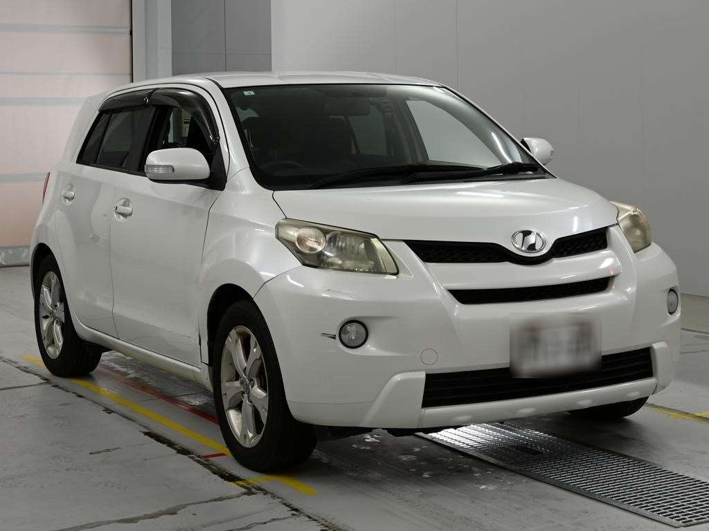 TOYOTA IST