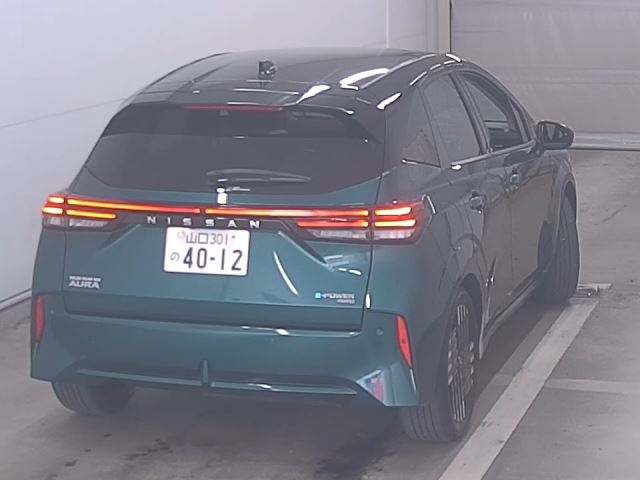NISSAN AURA