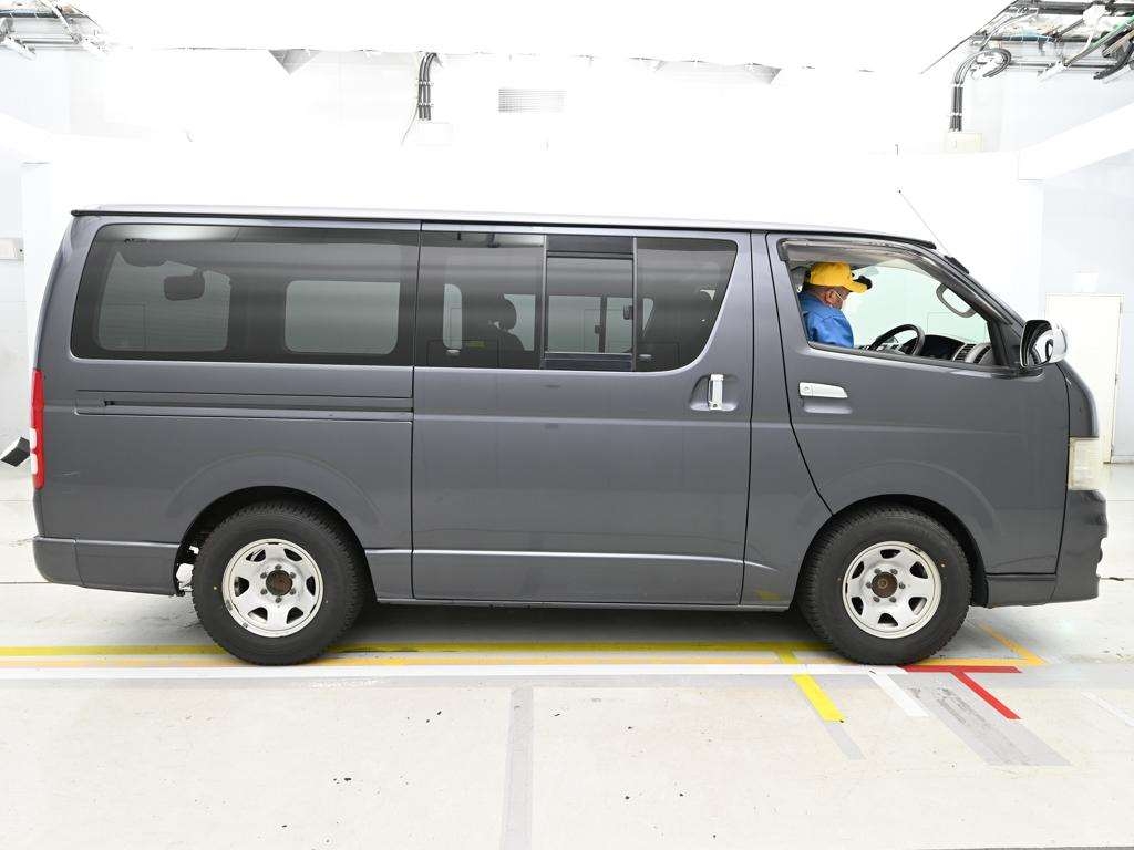 TOYOTA REGIUS ACE