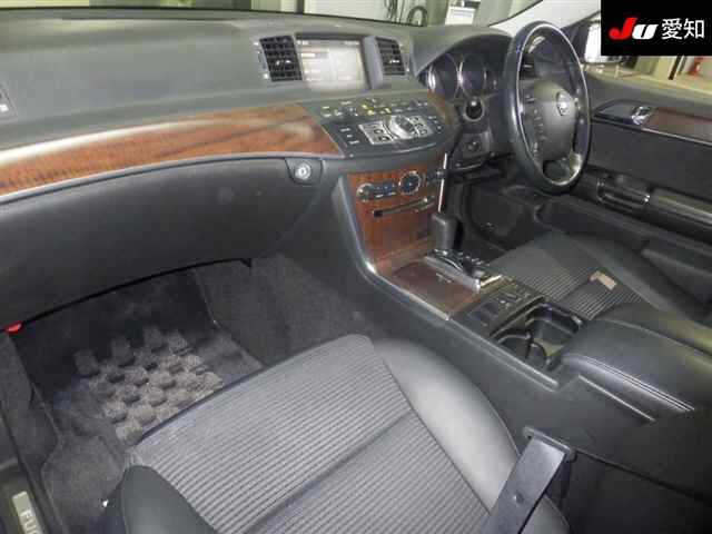 NISSAN FUGA