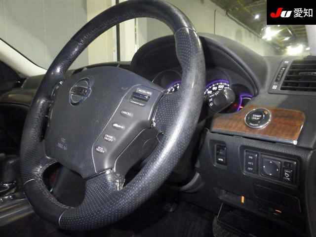 NISSAN FUGA