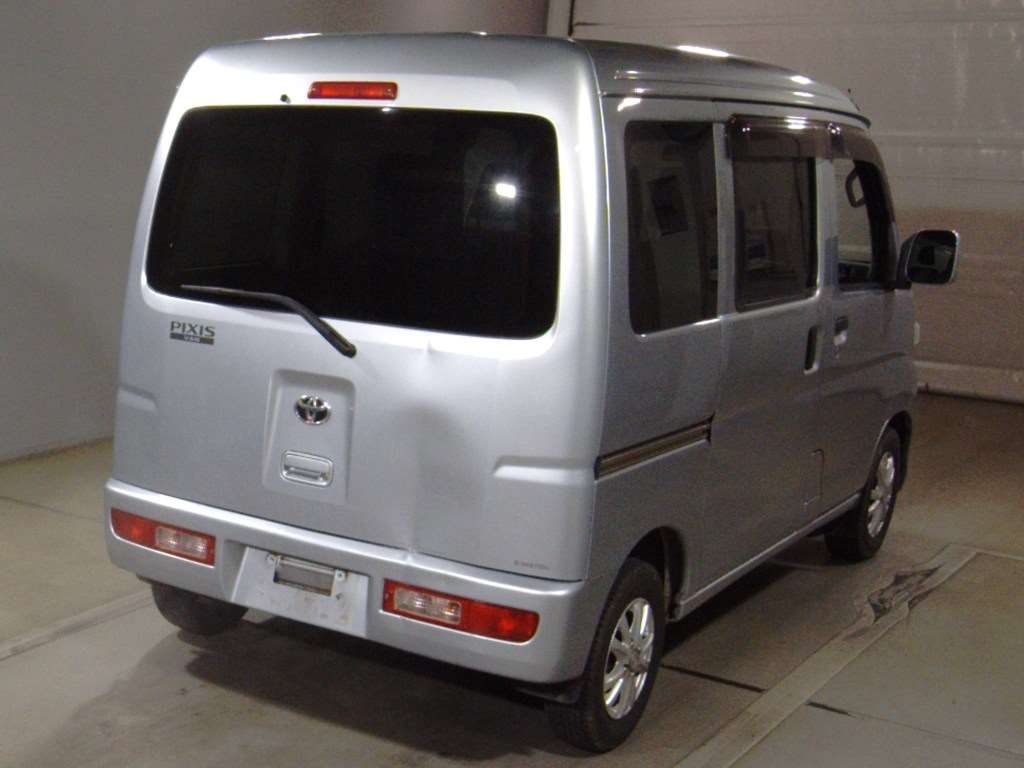 TOYOTA PIXIS VAN