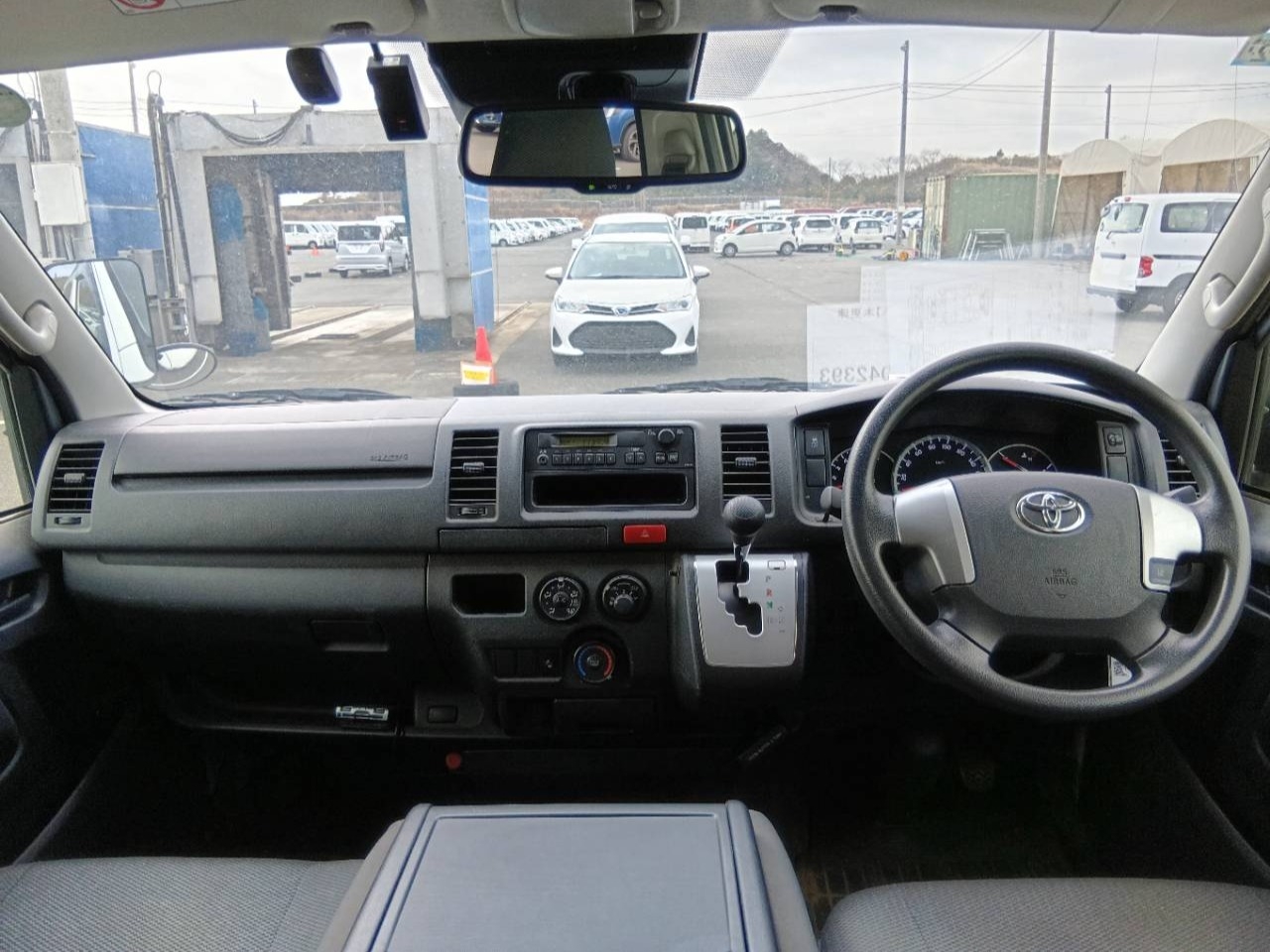 TOYOTA REGIUS ACE