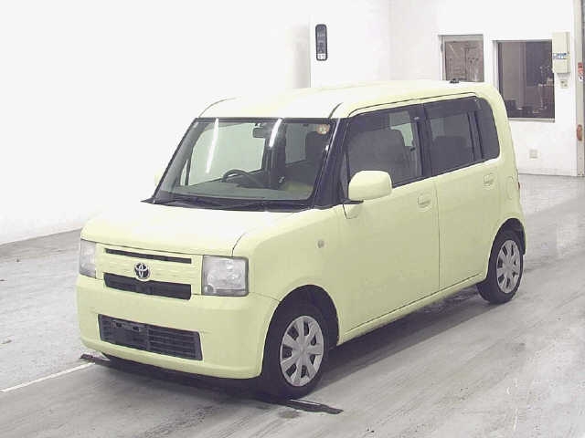 TOYOTA PIXIS SPACE