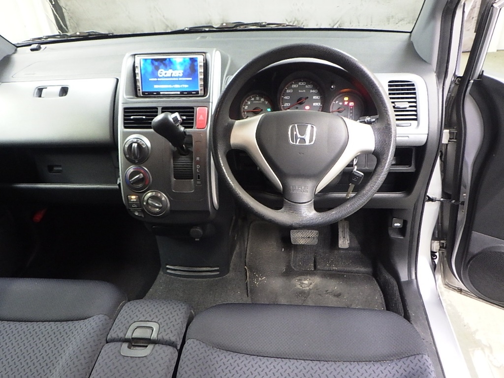 HONDA MOBILIO SPIKE