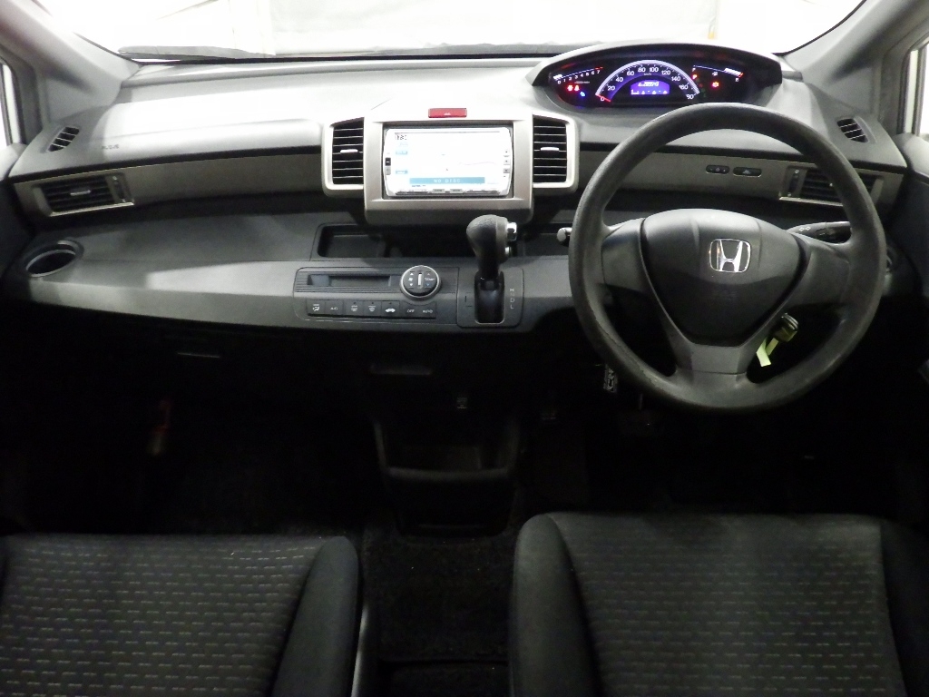 HONDA FREED SPIKE