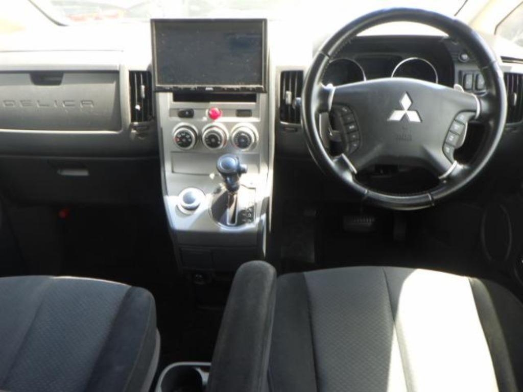MITSUBISHI DELICA D:5