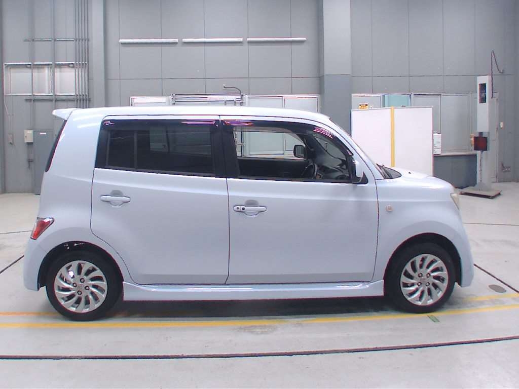 TOYOTA BB