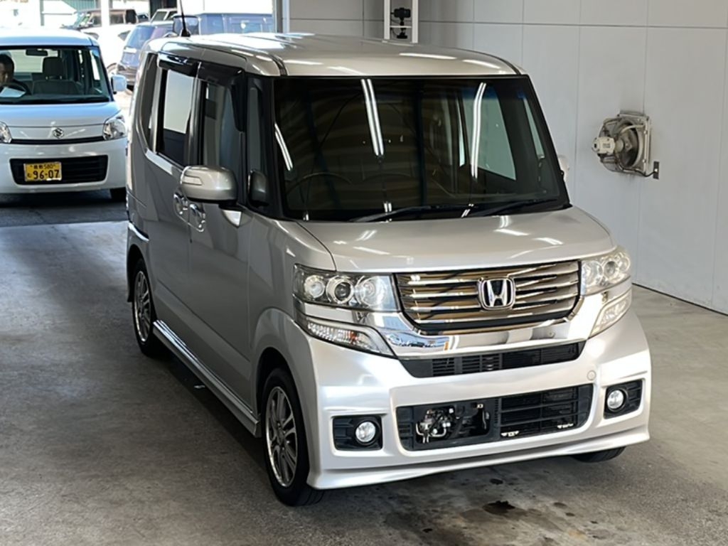 HONDA N-BOX+
