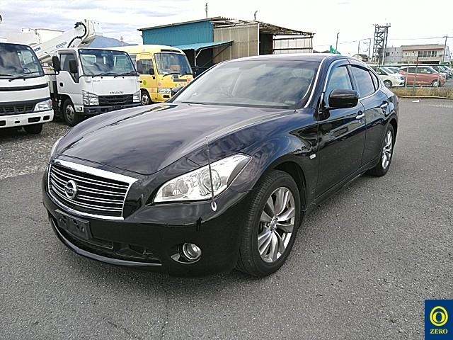 NISSAN FUGA