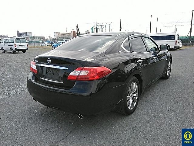NISSAN FUGA