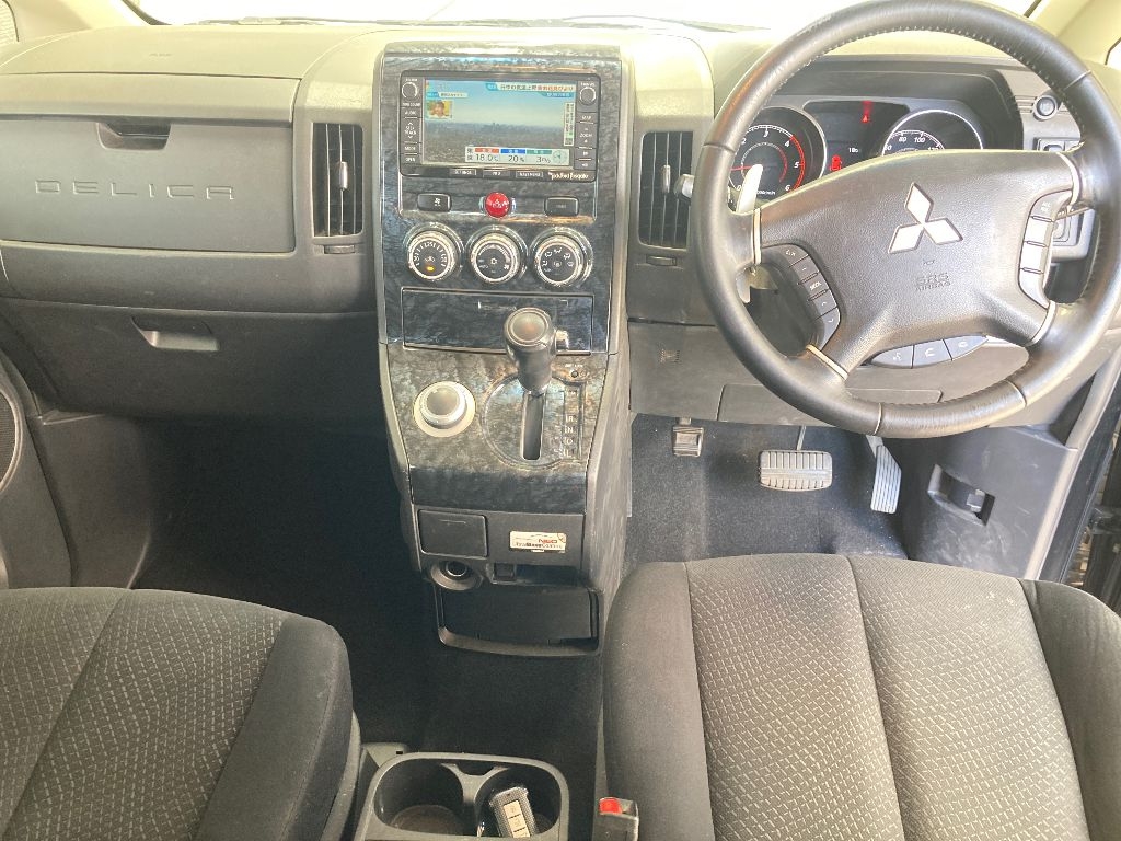 MITSUBISHI DELICA D:5