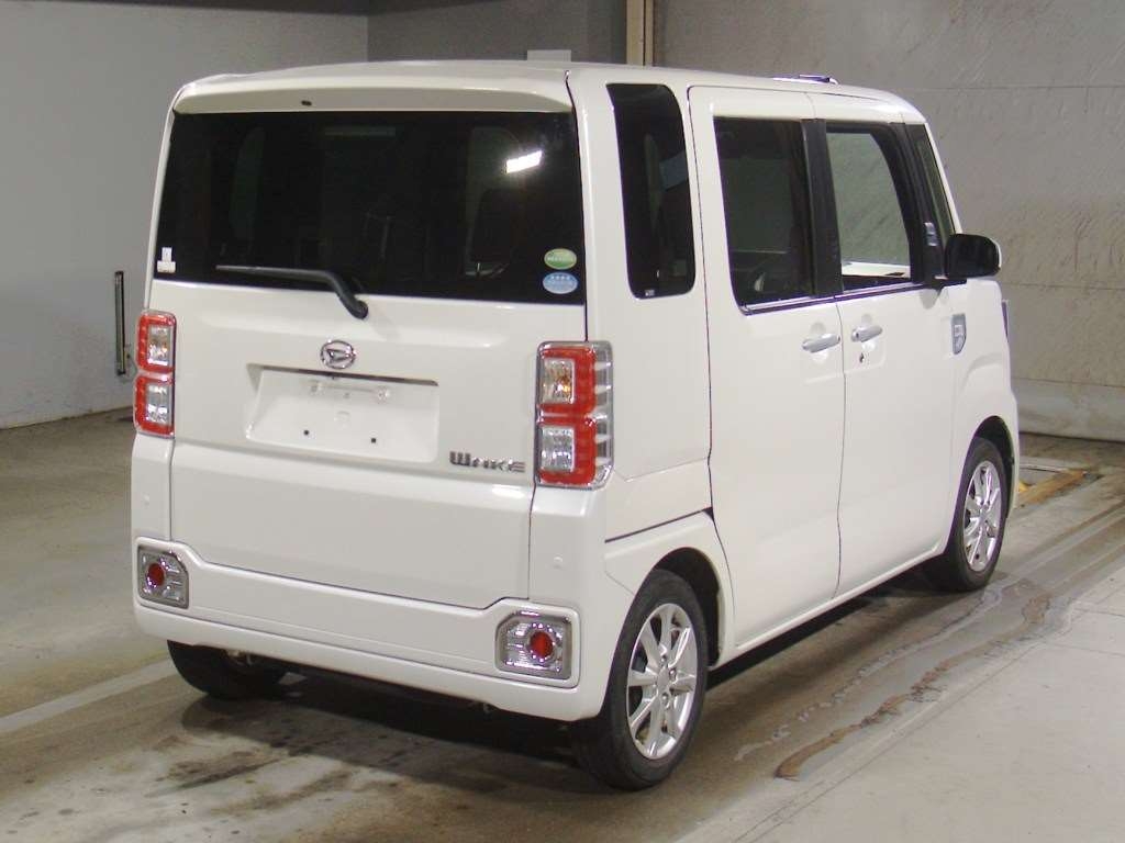 DAIHATSU WAKE