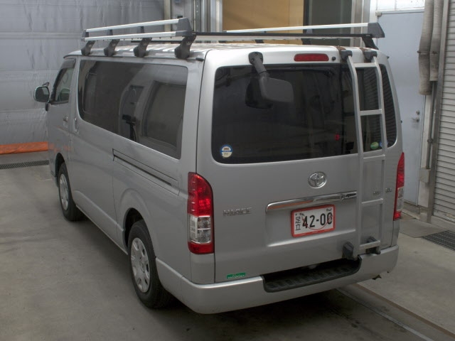 TOYOTA REGIUS ACE