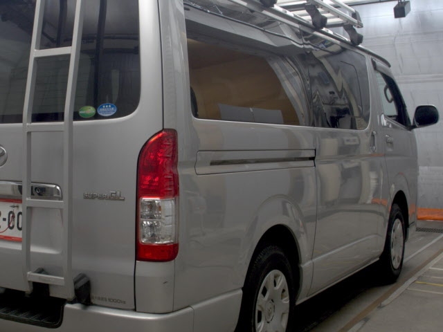 TOYOTA REGIUS ACE