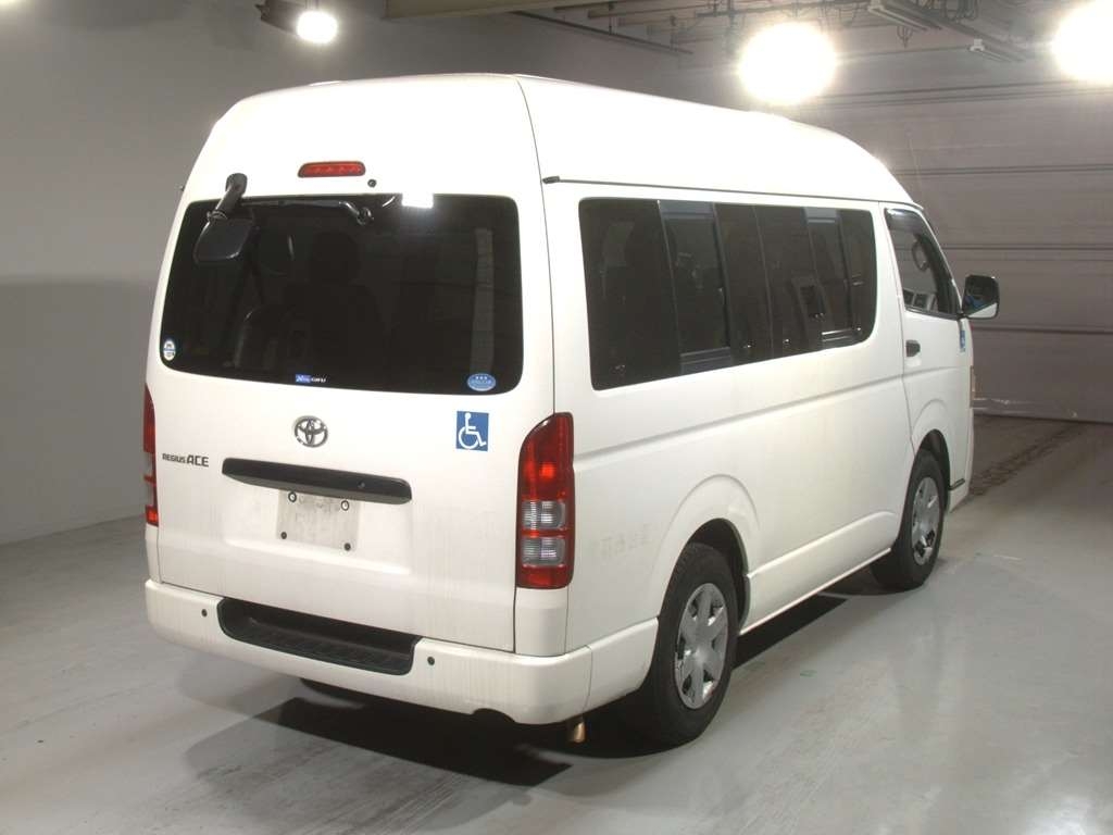 TOYOTA REGIUS ACE