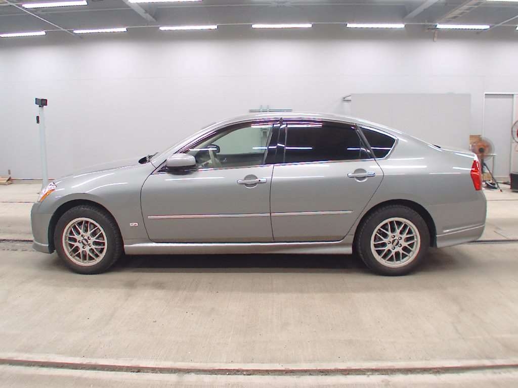NISSAN FUGA