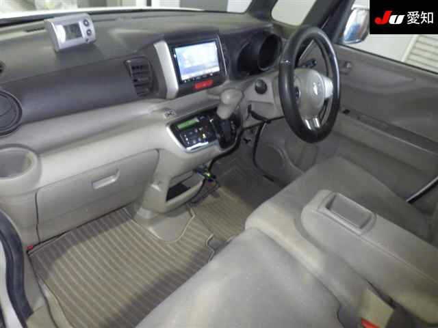 HONDA N-BOX+