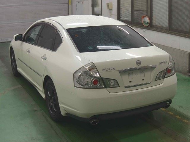 NISSAN FUGA
