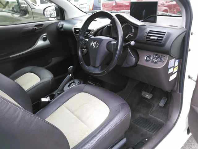 TOYOTA IQ