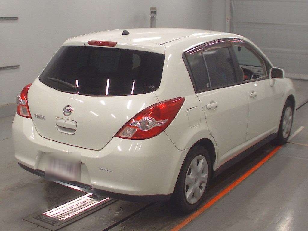 NISSAN TIIDA