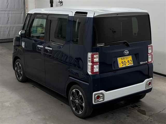 DAIHATSU WAKE